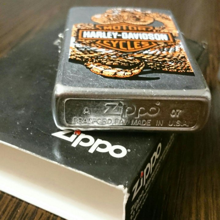 Бензиновая зажигалка Zippo