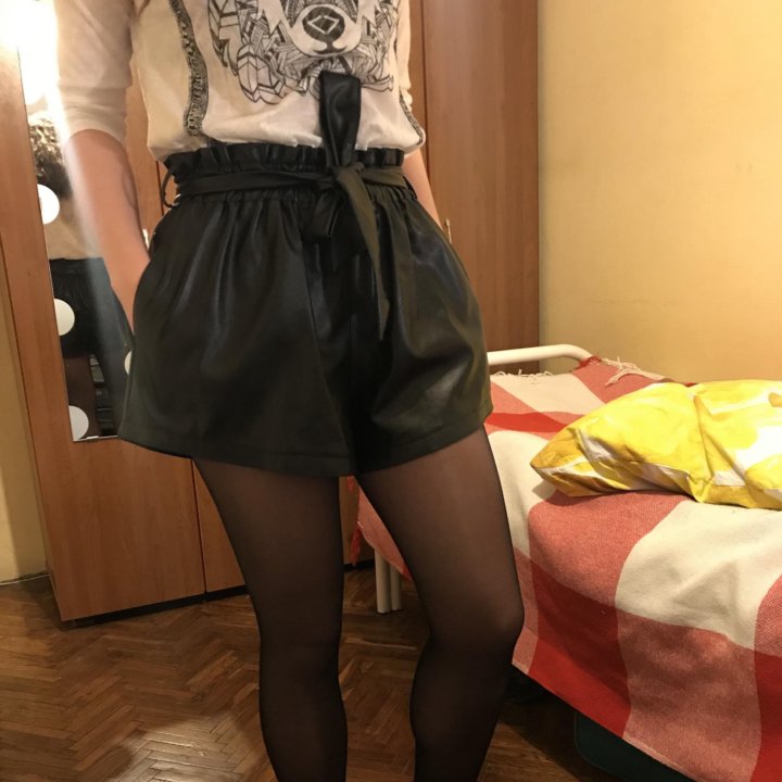 Шорты кожаные