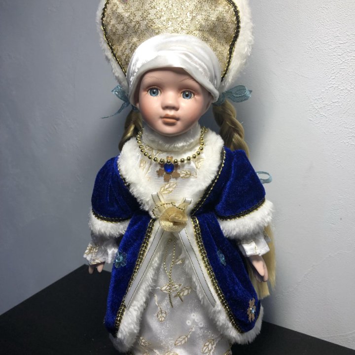 Кукла фарфоровая «Снегурочка»