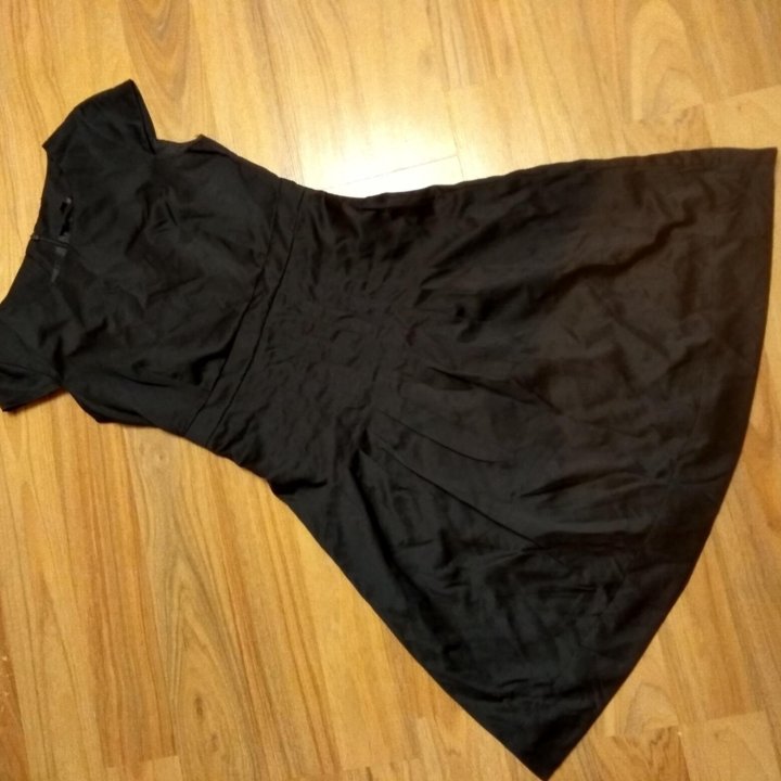 Платье черное Ostin xs