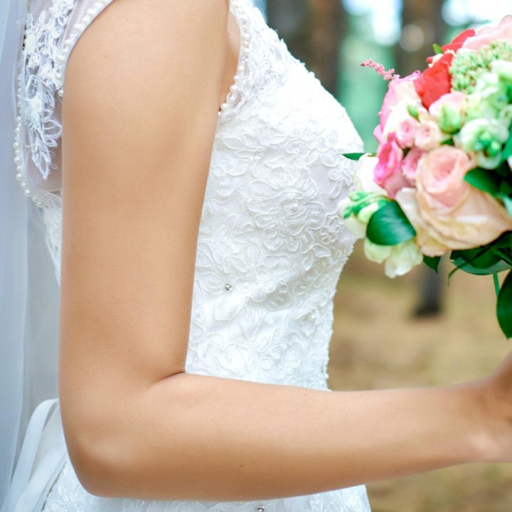 Свадебное платье