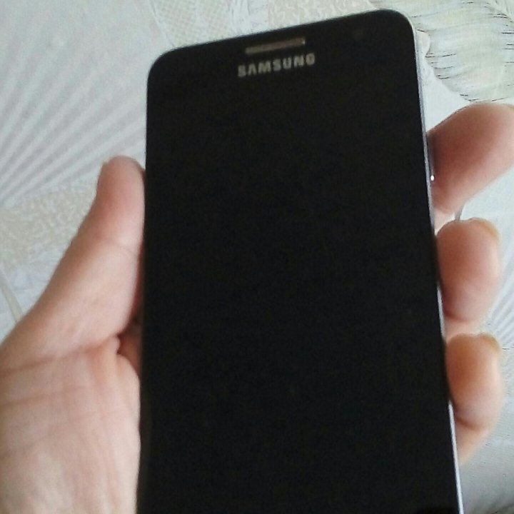 Смартфон SAMSUNG Galaxy A3 SM-A300F/DS