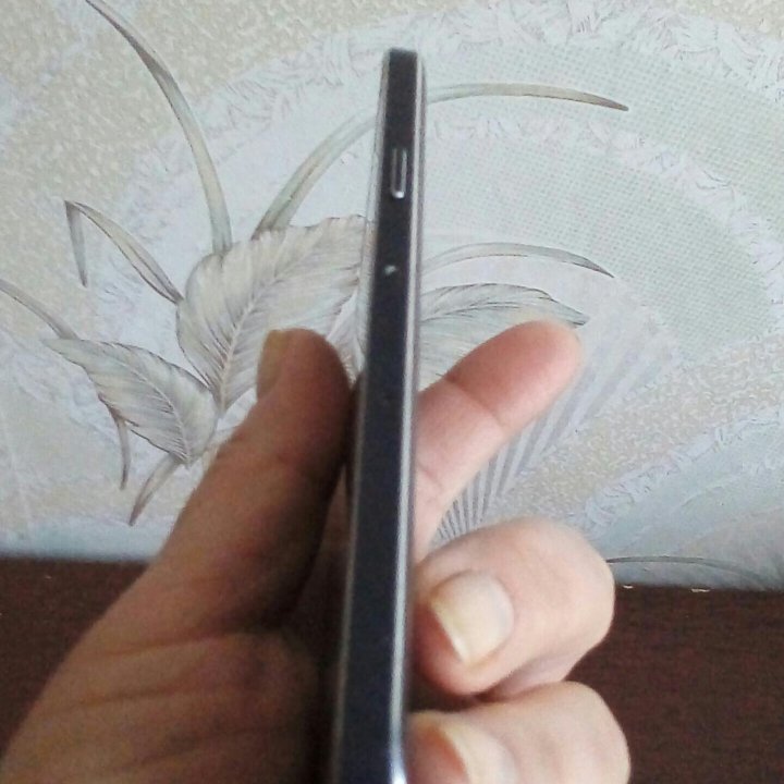 Смартфон SAMSUNG Galaxy A3 SM-A300F/DS