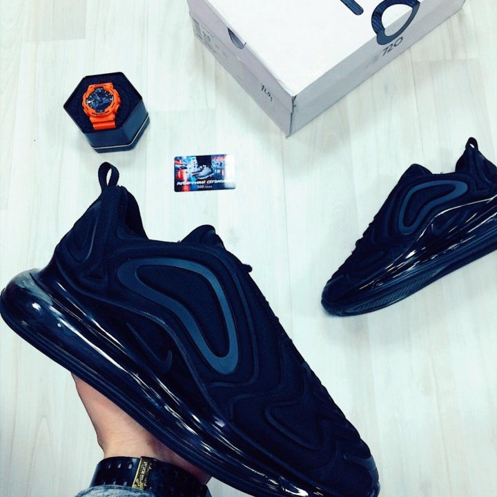  Кроссовки Nike Air Max 720