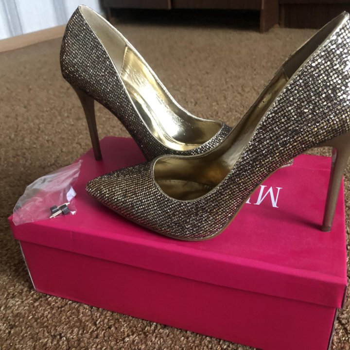 Туфли золотые