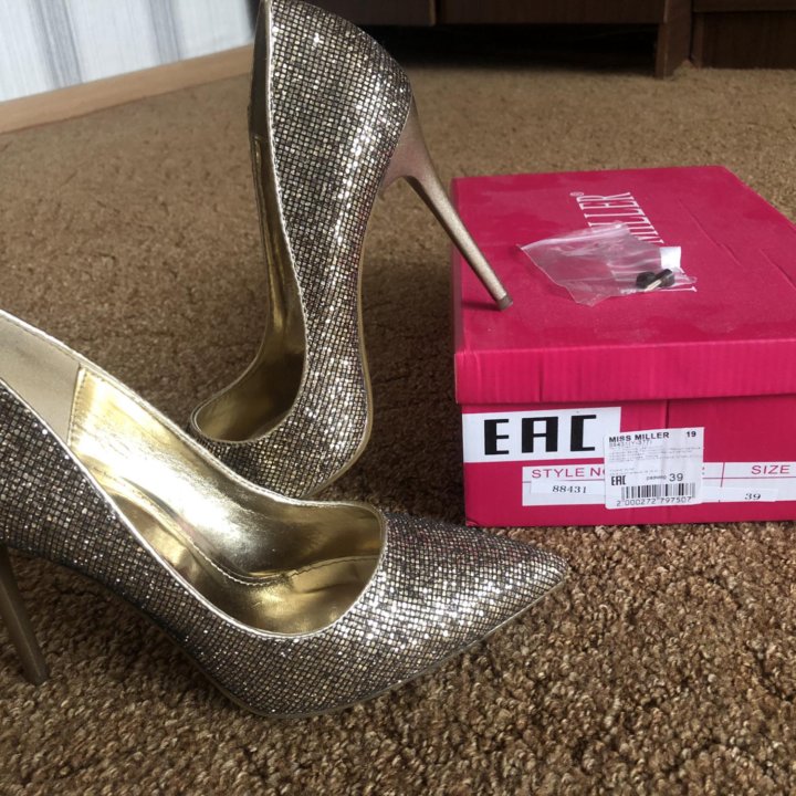 Туфли золотые