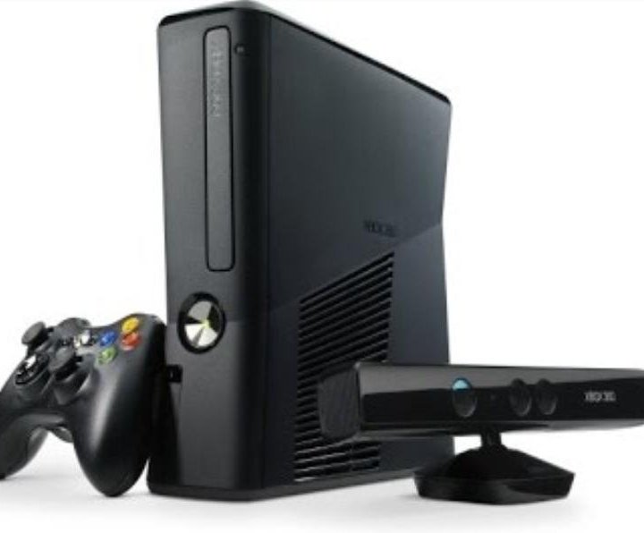 XBOX 360 250 GB + 70 игр в подарок!