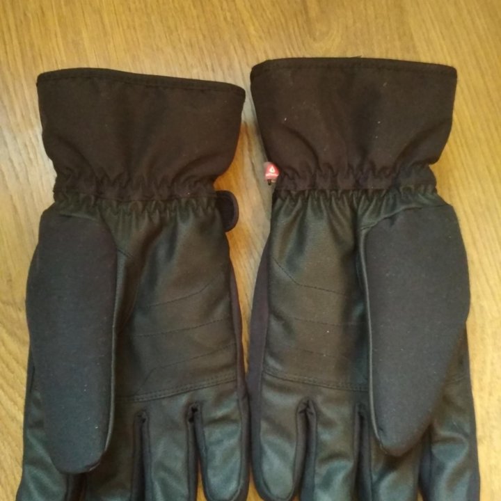 Горнолыжные перчатки