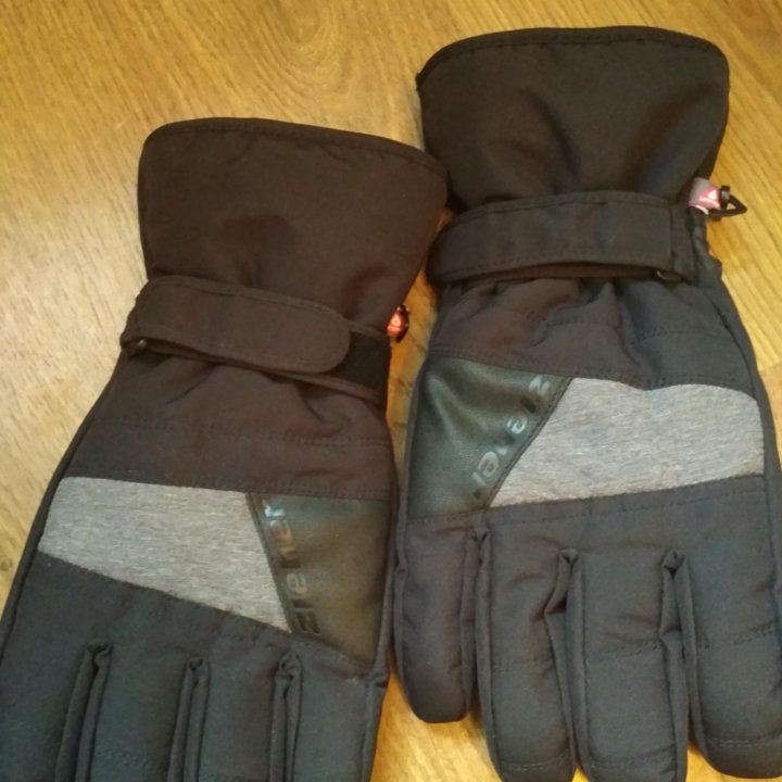 Горнолыжные перчатки