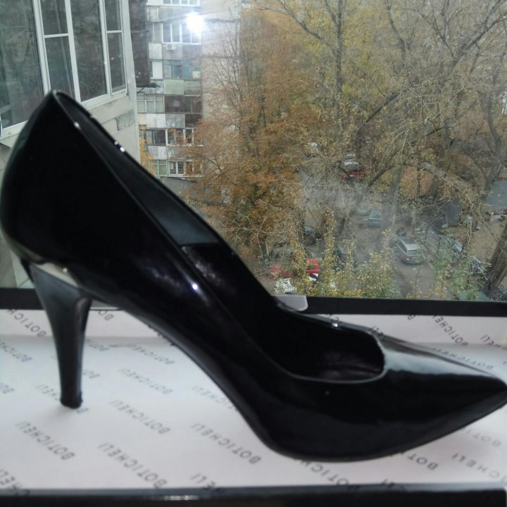 Туфли Loriblu 37 размера