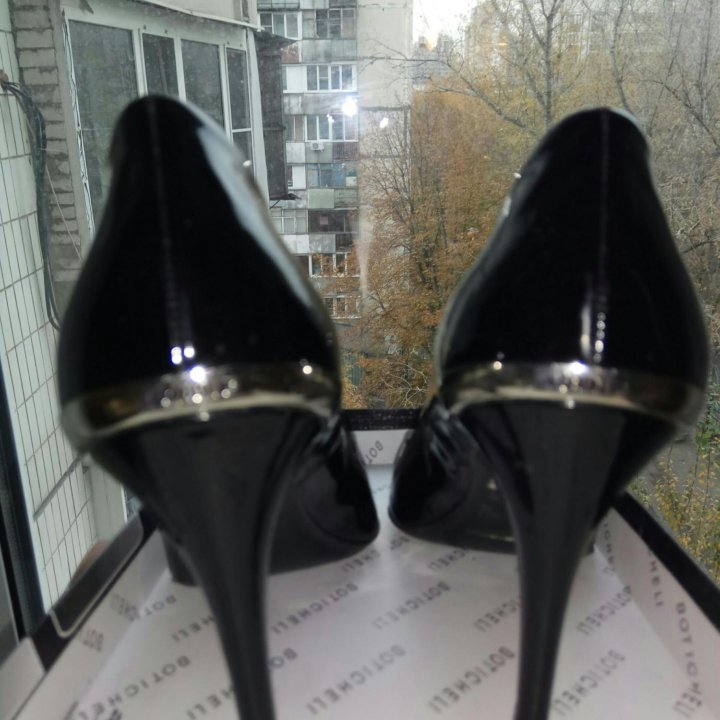 Туфли Loriblu 37 размера