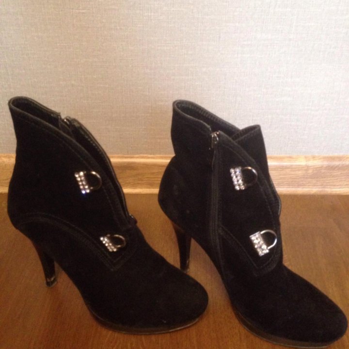 Ботинки (ботильоны) черные