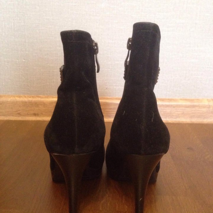 Ботинки (ботильоны) черные
