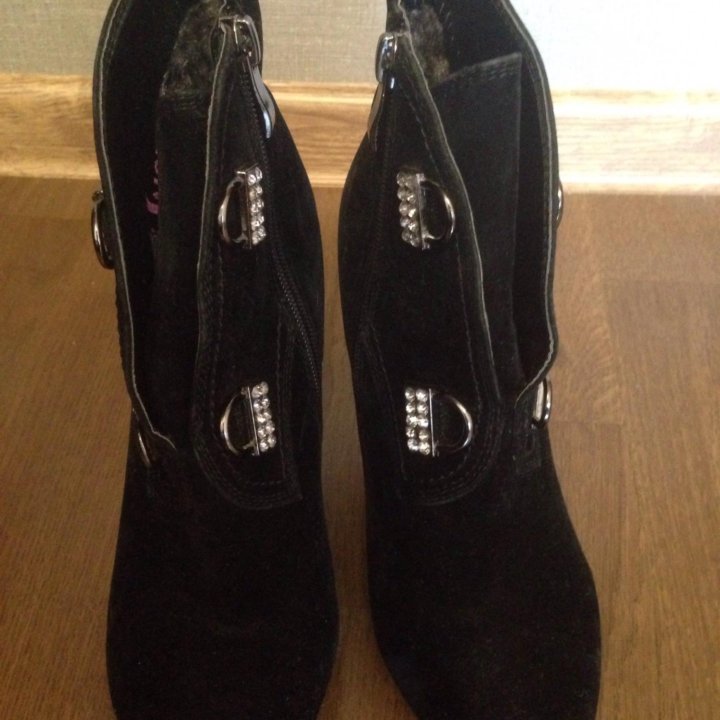 Ботинки (ботильоны) черные