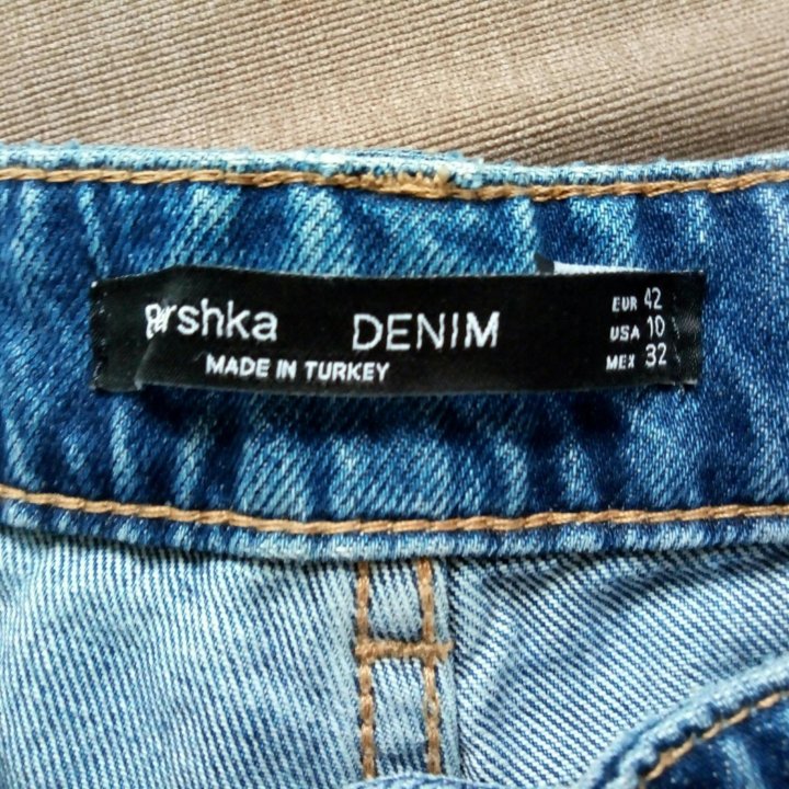 Джинсы Bershka