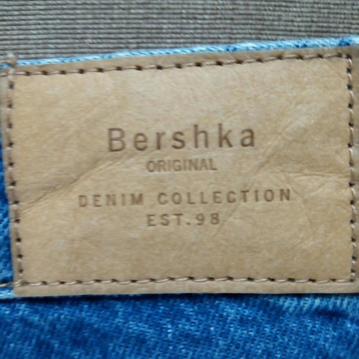 Джинсы Bershka