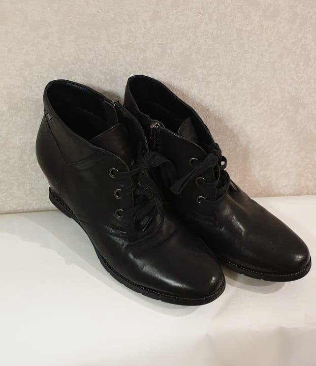 Ботинки мало б/у