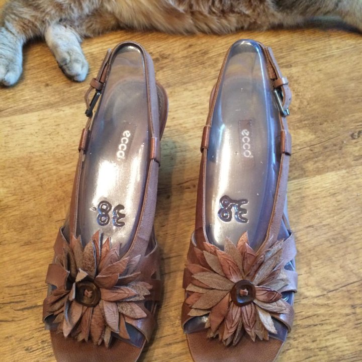 Босоножки Ecco