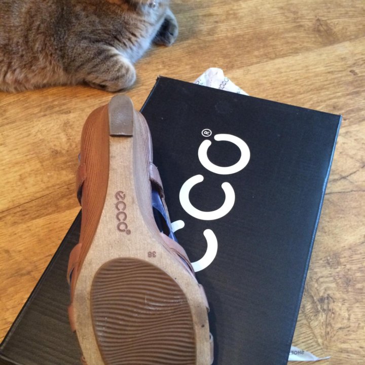 Босоножки Ecco