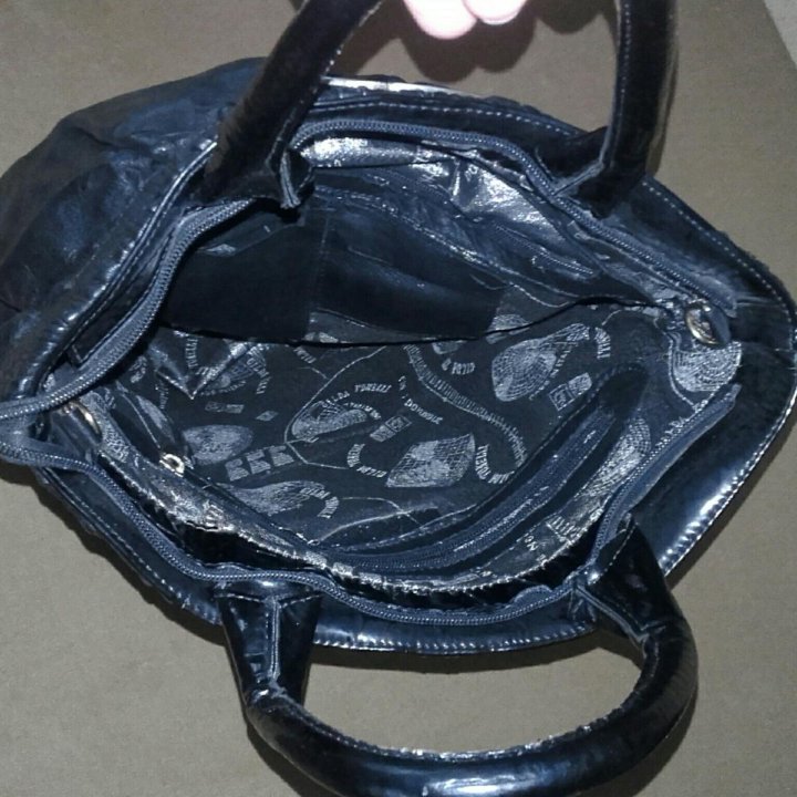 Кожаная сумка.