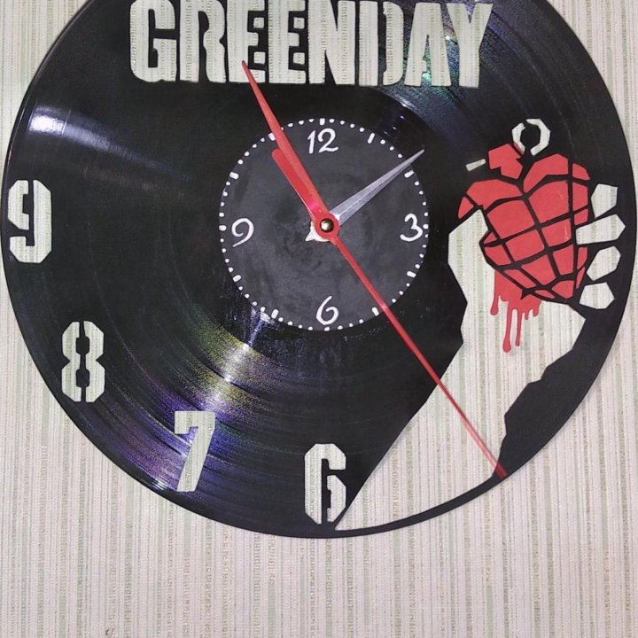 Часы из виниловой пластинки Greenday