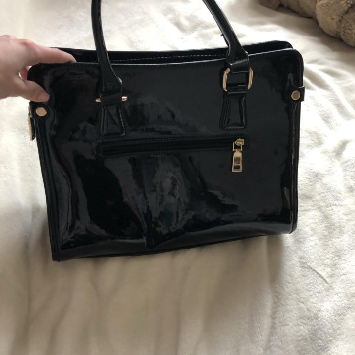 Лаковая сумка