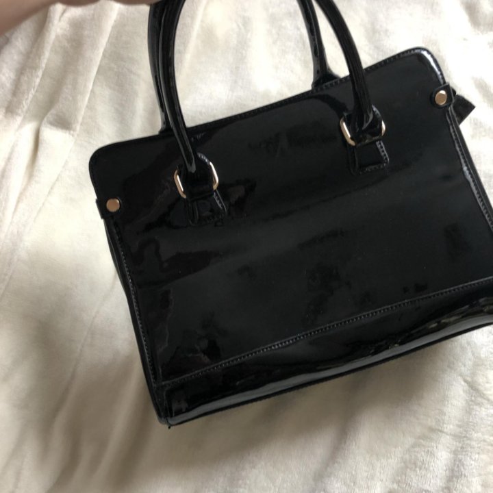 Лаковая сумка