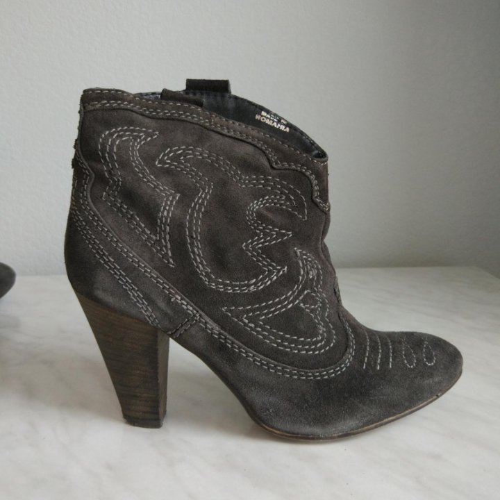 Замшевые ботильоны