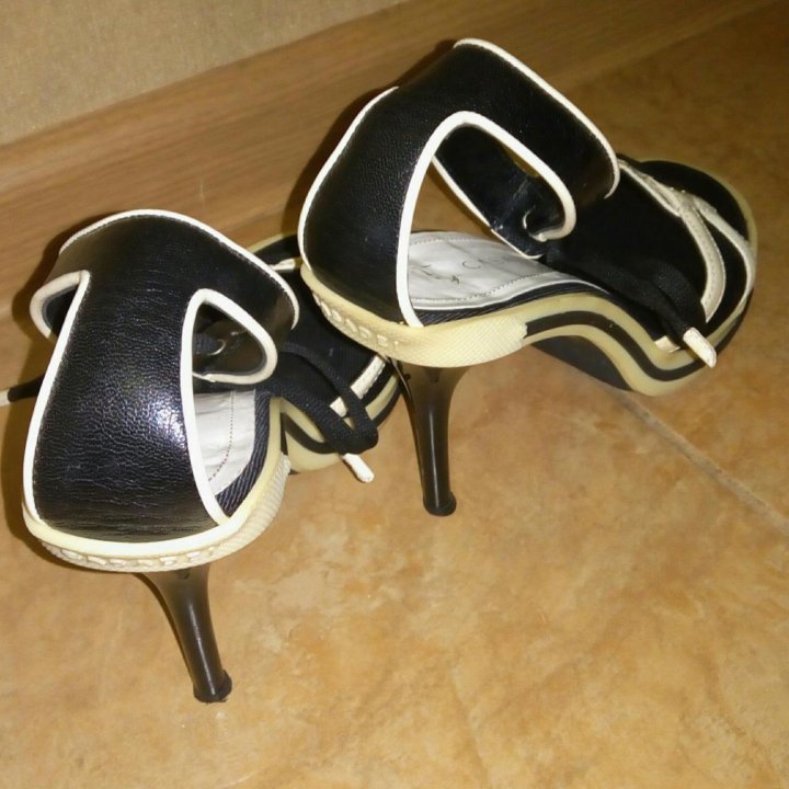 Босоножки Casadei