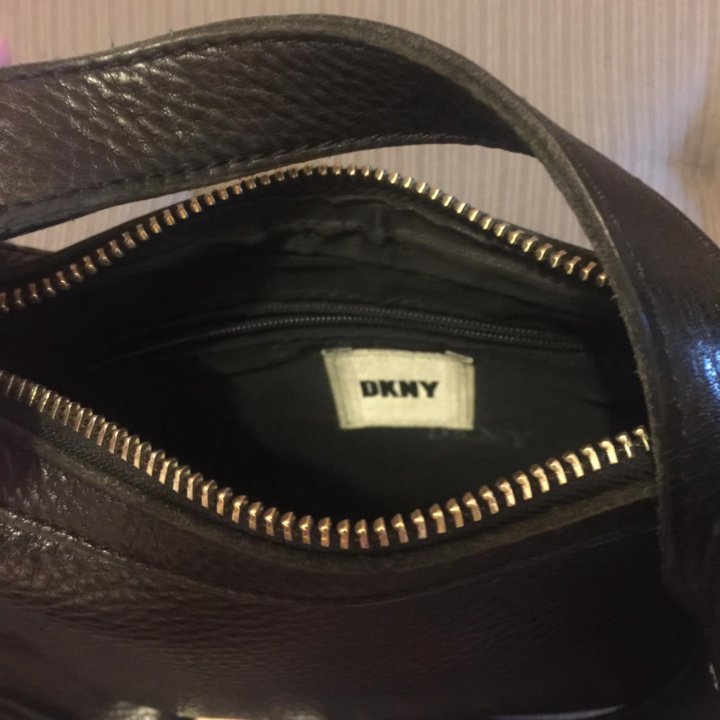 Сумочка DKNY