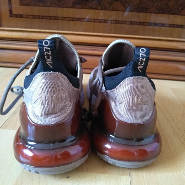 Новые кросовки 40р.