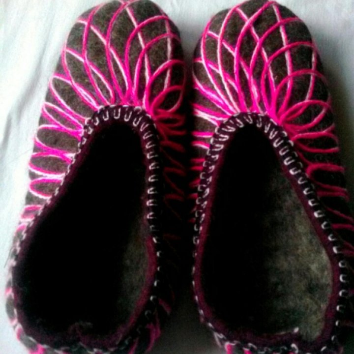 Домашние тапочки.