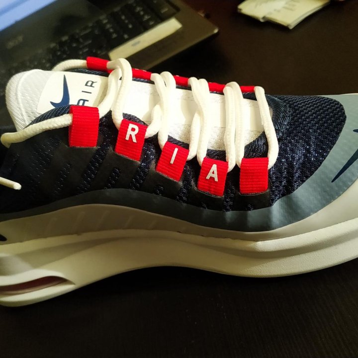 Кроссовки Nike