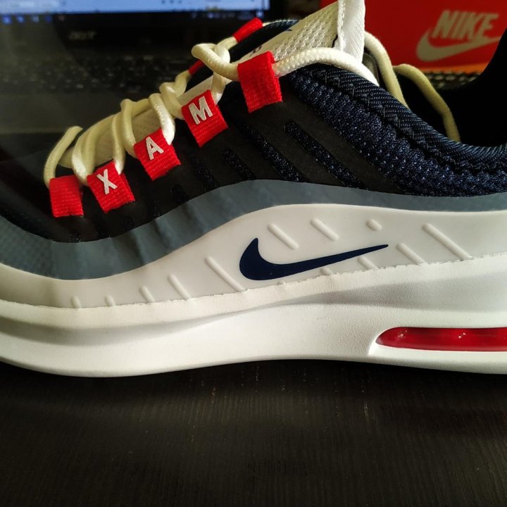 Кроссовки Nike