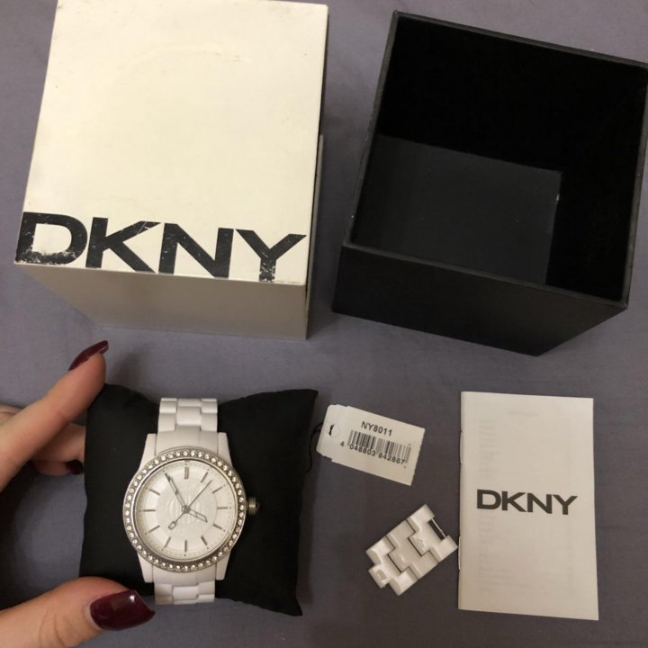 Женские часы DKNY