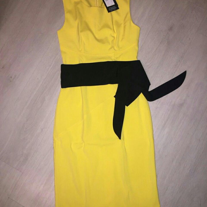 М р-р Новое платье женское жёлтое с чёрным поясом