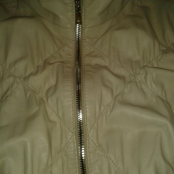 Бомбер-куртка