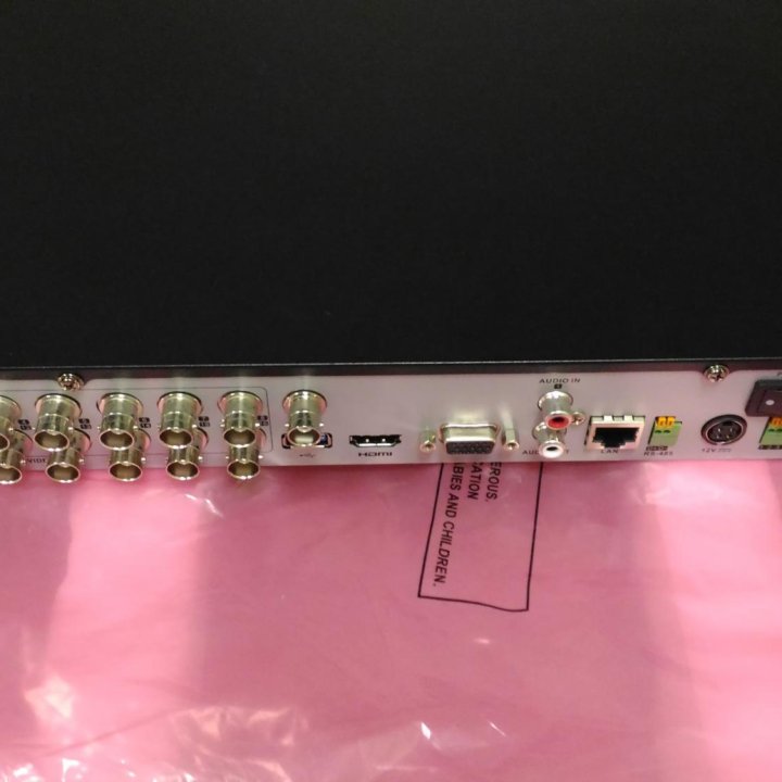 DS-H216U(B) 16 канальный видеорегистратор