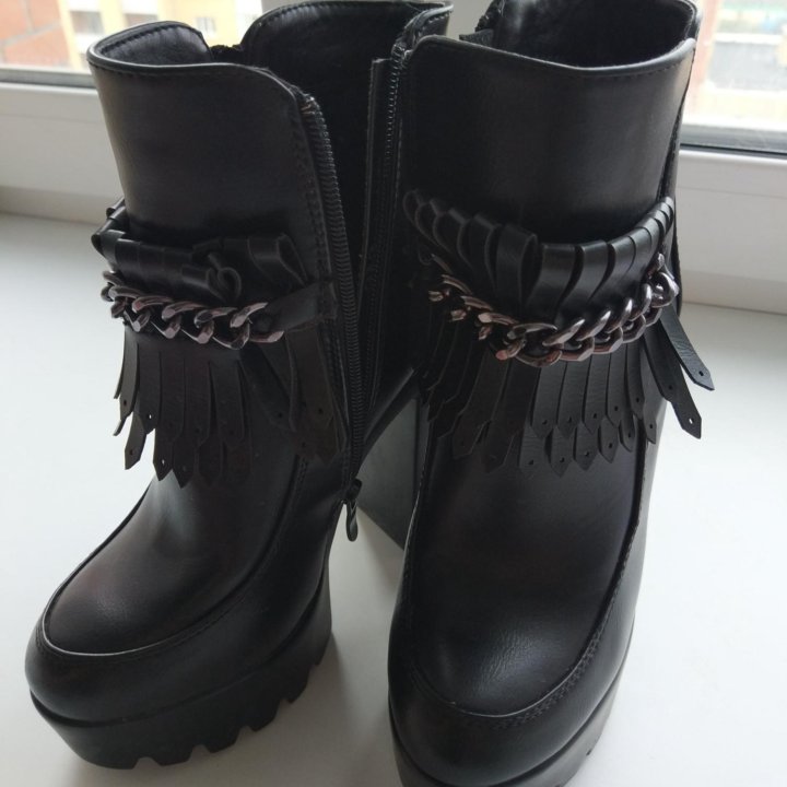 Ботинки женские