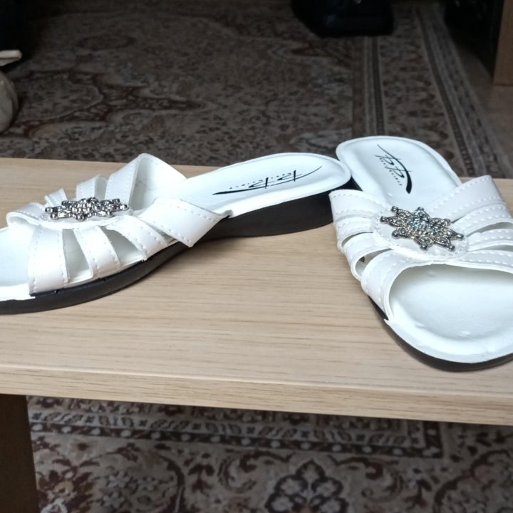 Новые шлепанцы