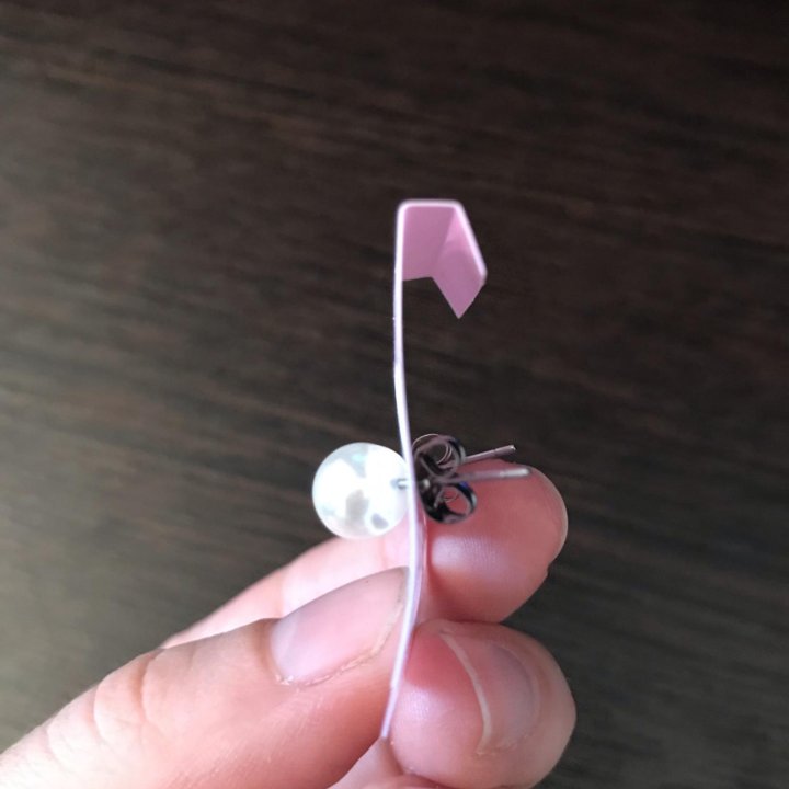 Серьги-гвоздики