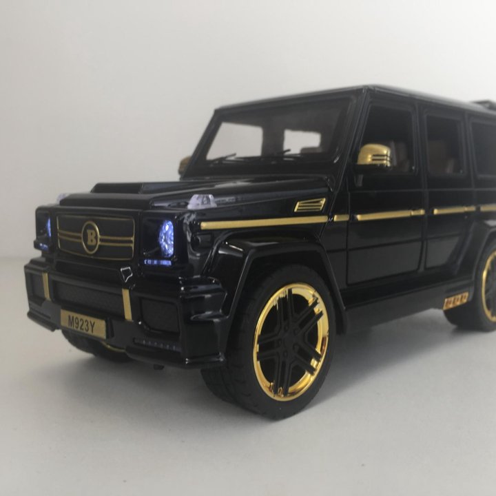 Модель машины Mercedes-Benz G65. Гелендваген