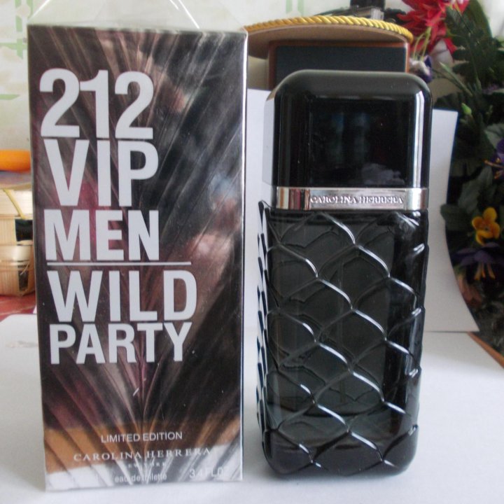 Carolina Herrera 212 VIP мужские