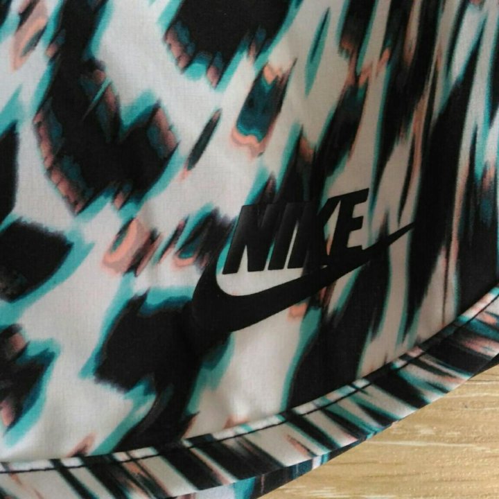 Nike новые шорты L, XL