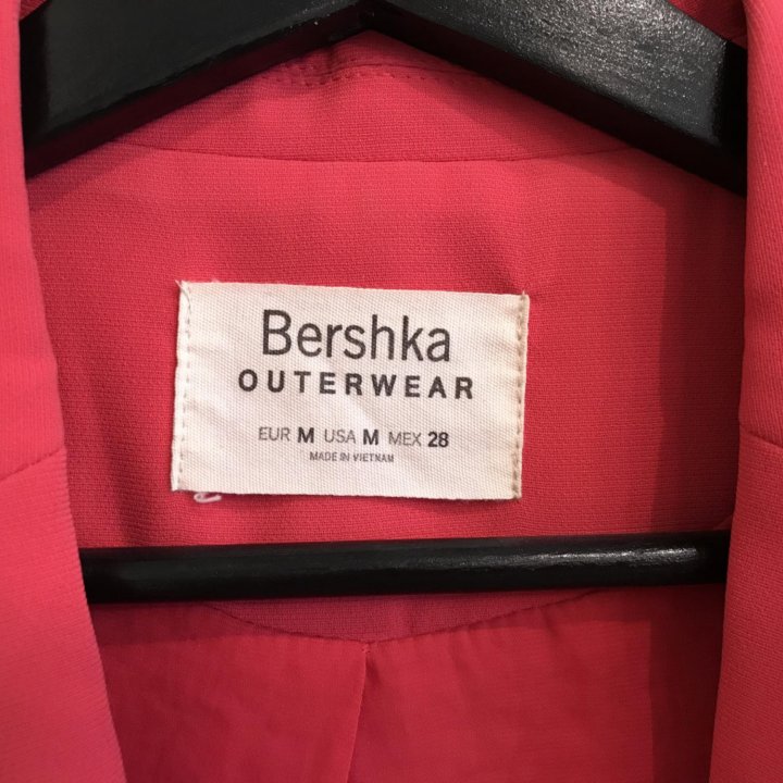 Пиджак женский Bershka