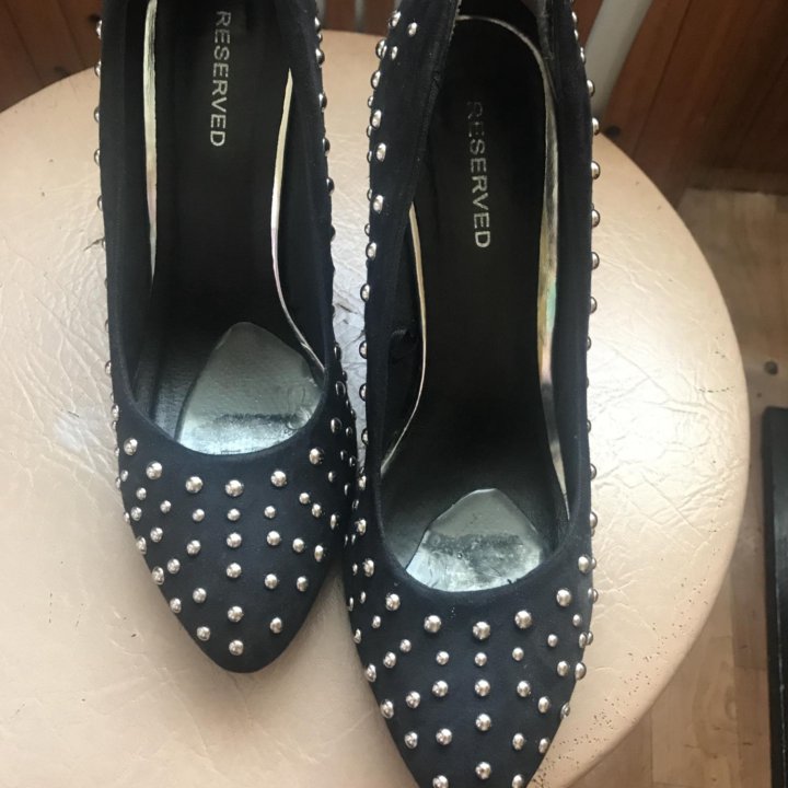 Чёрные туфли reserved