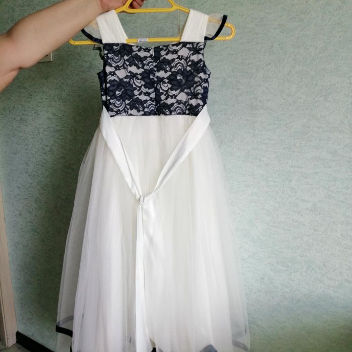 Платье праздничное