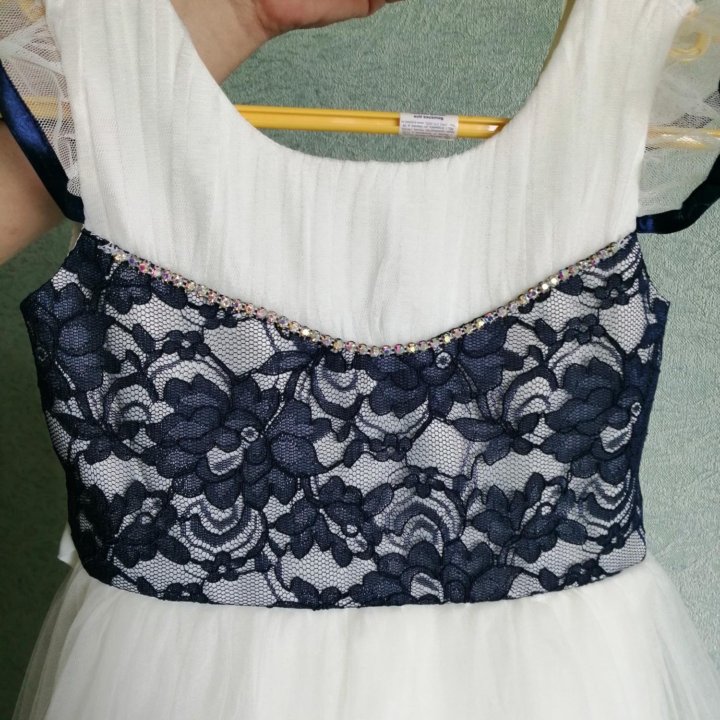 Платье праздничное