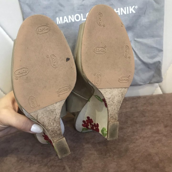 manolo blahnik оригинал