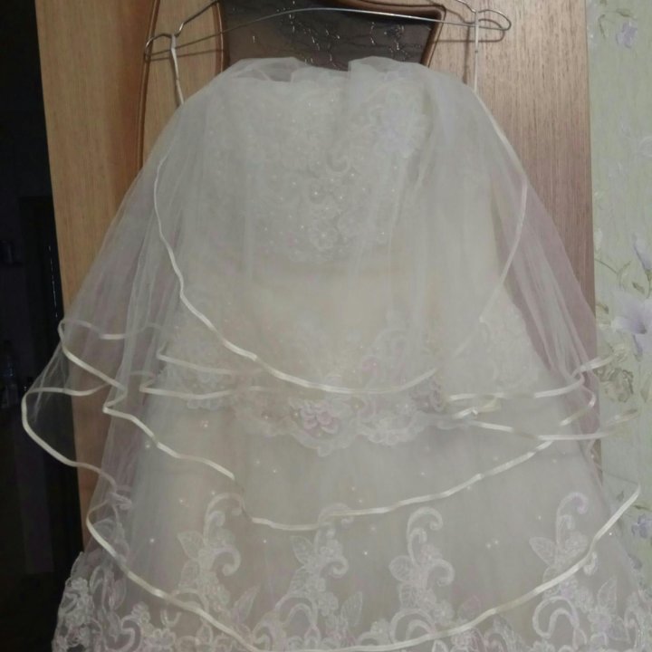 Свадебное платье бу айвори
